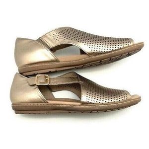 Earth Camellia Ballston Sandals 9W Color Gold NWB